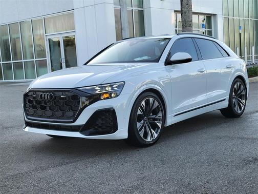 2025 Audi Q8 55 Premium