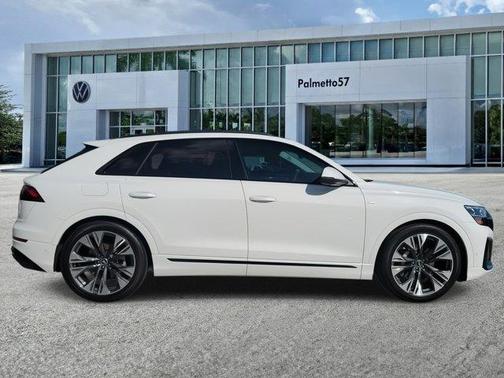 2025 Audi Q8 55 Premium