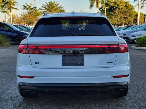 2025 Audi Q8 55 Premium