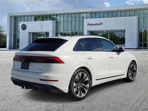 2025 Audi Q8 55 Premium