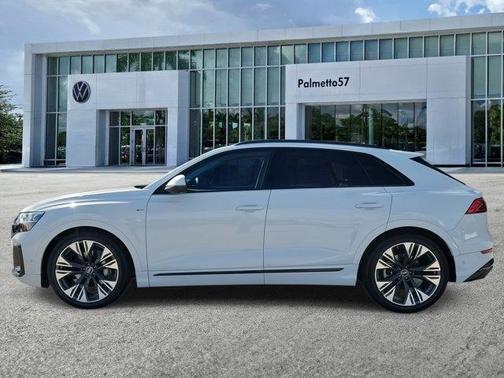 2025 Audi Q8 55 Premium