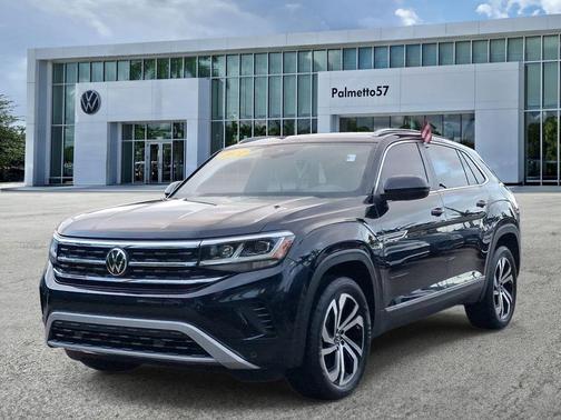 Deep Black Pearl Effect 2022 Volkswagen Atlas Cross Sport 2.0T SEL
