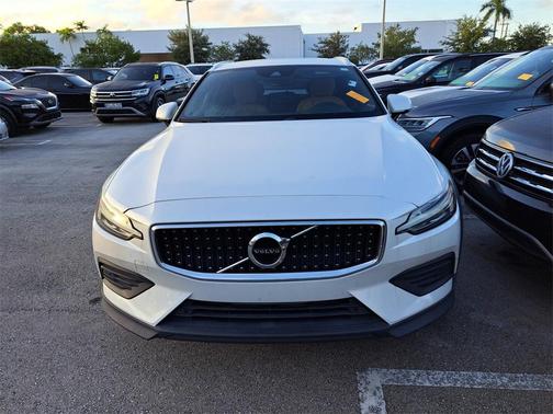 2020 Volvo V60 Cross Country T5