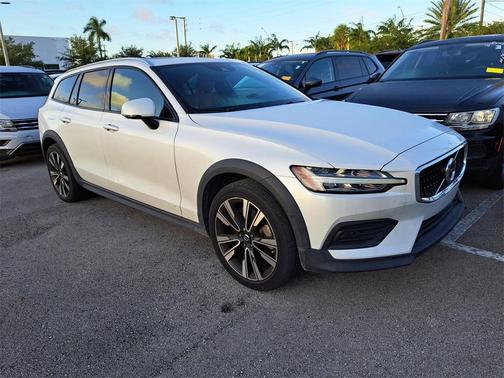 2020 Volvo V60 Cross Country T5