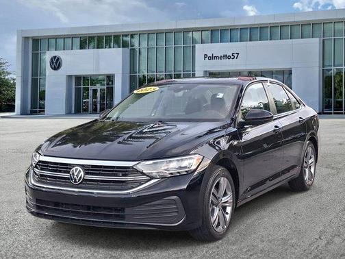 Deep Black Pearl Effect 2023 Volkswagen Jetta 1.5T SE