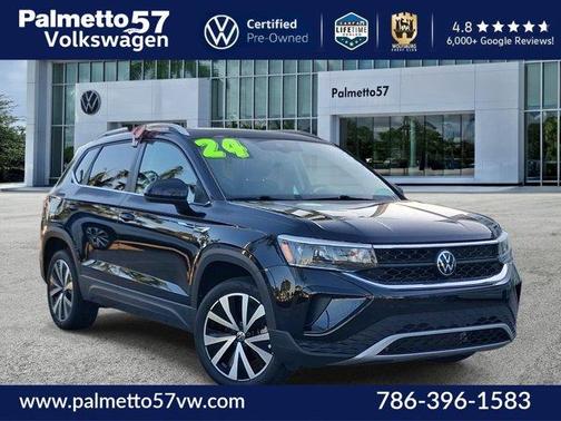Deep Black Pearl Effect 2024 Volkswagen Taos 1.5T SE
