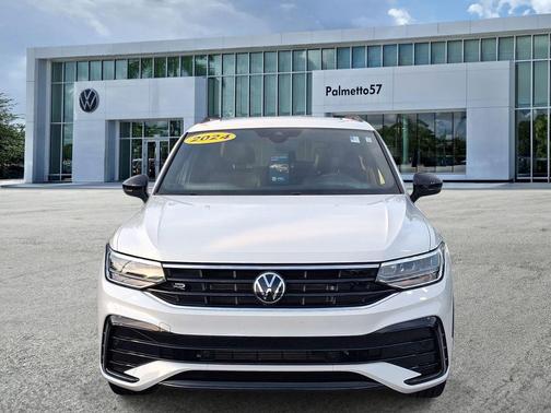 Opal White Pearl Effect 2024 Volkswagen Tiguan 2.0T SE R-Line Black
