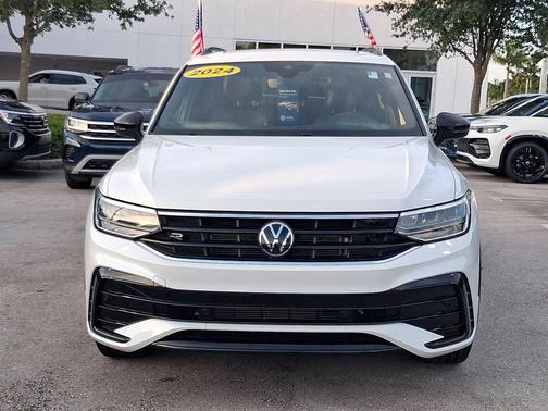 Opal White Pearl Effect 2024 Volkswagen Tiguan 2.0T SE R-Line Black