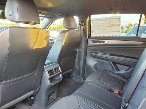 2026 Volkswagen Atlas Cross Sport 2.0T SE