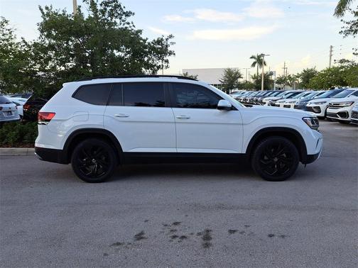2022 Volkswagen Atlas 2.0T SE w/Technology