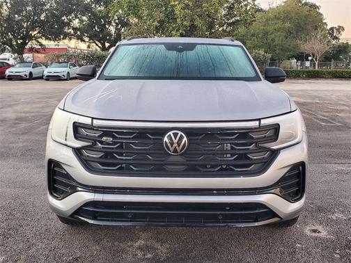 2025 Volkswagen Atlas Cross Sport 2.0T SEL R-Line Black