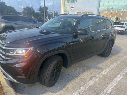 Deep Black Pearl Effect 2023 Volkswagen Atlas 3.6L SE w/Technology