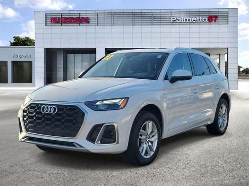 Glacier White Metallic 2022 Audi Q5 45 S line quattro Premium