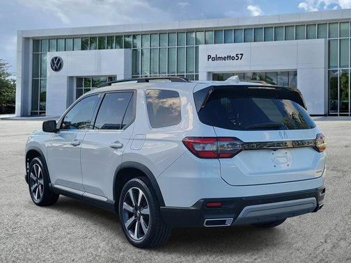 2023 Honda Pilot Touring
