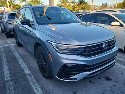 2022 Volkswagen Tiguan 2.0T SE R-Line Black