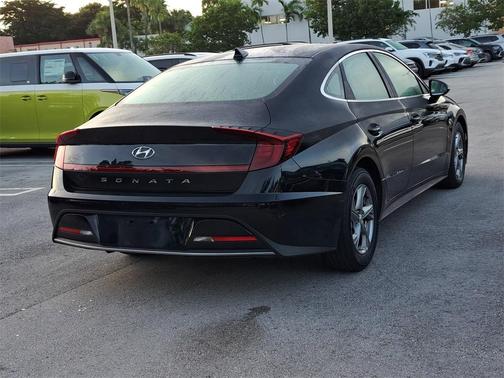 2023 Hyundai SONATA SE