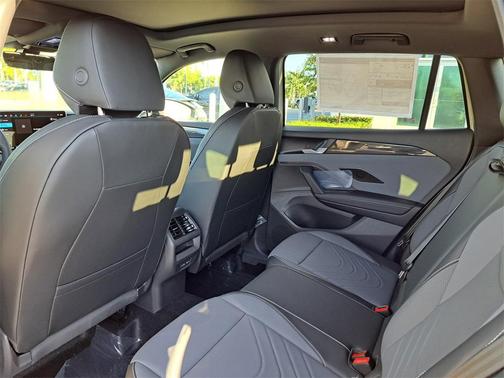 2025 Volkswagen Tiguan 2.0T SE R-Line Black