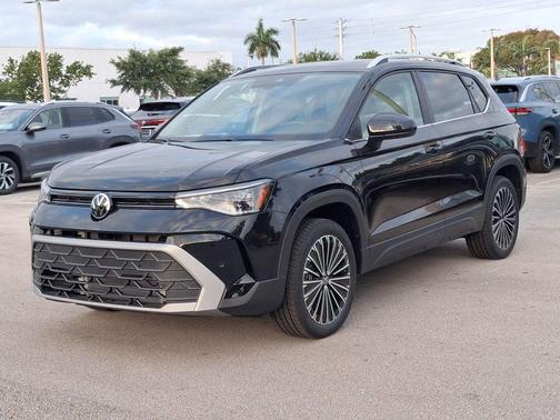 Deep Black Pearl 2026 Volkswagen Taos 1.5T SE