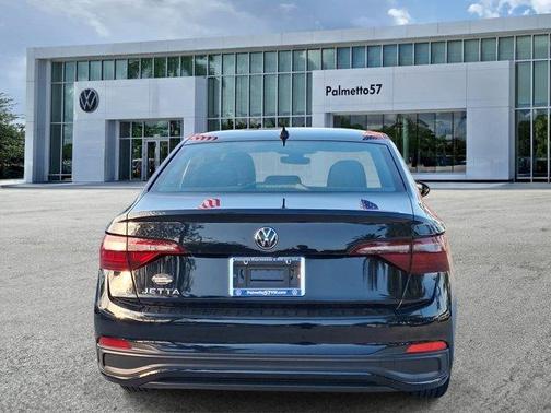 Deep Black Pearl Effect 2024 Volkswagen Jetta 1.5T Sport
