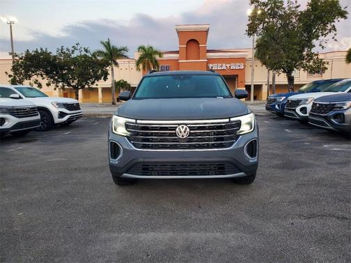 2025 Volkswagen Atlas 2.0T SE w/Technology
