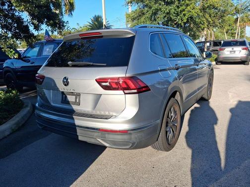 Pyrite Silver Metallic 2023 Volkswagen Tiguan 2.0T SE