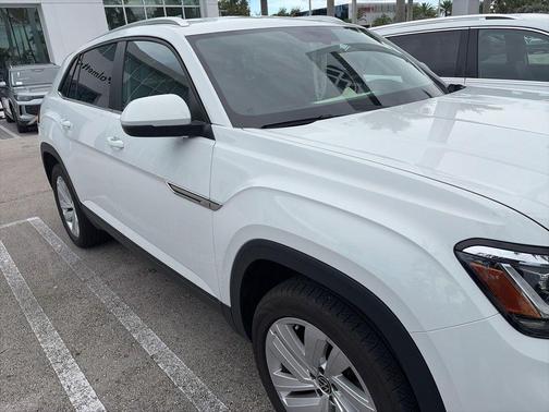 Pure White 2023 Volkswagen Atlas Cross Sport 2.0T SE w/Technology