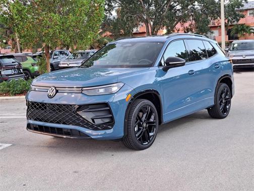 2026 Volkswagen Tiguan 2.0T SE R-Line Black