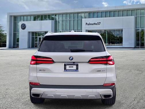 White Metallic 2024 BMW X5 sDrive40i