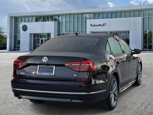 2018 Volkswagen Passat 2.0T R-Line