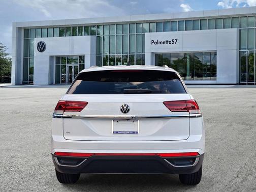 Pure White 2023 Volkswagen Atlas Cross Sport 2.0T SE