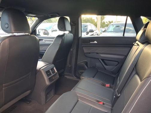 Pure White 2023 Volkswagen Atlas Cross Sport 2.0T SE