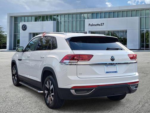 Pure White 2023 Volkswagen Atlas Cross Sport 2.0T SE