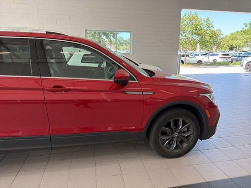 Kings Red 2022 Volkswagen Tiguan 2.0T SE