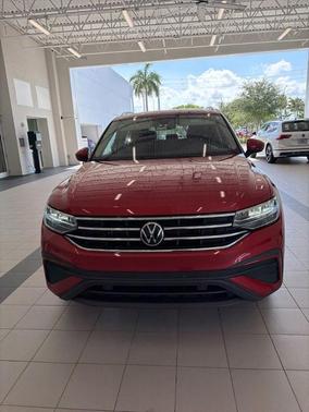 Kings Red 2022 Volkswagen Tiguan 2.0T SE