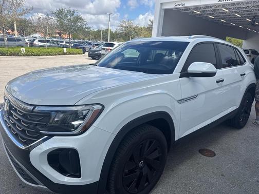 2024 Volkswagen Atlas Cross Sport 2.0T SE w/Technology