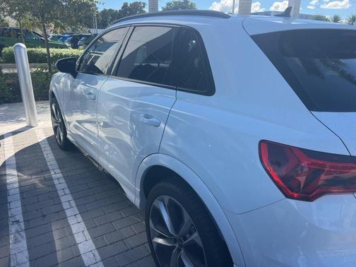 2021 Audi Q3 45 S line Premium