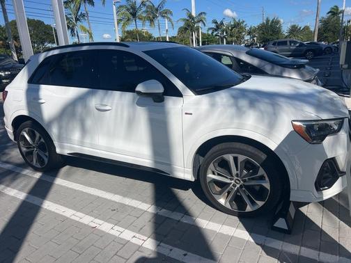 2021 Audi Q3 45 S line Premium