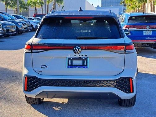 2026 Volkswagen Tiguan 2.0T SE R-Line Black