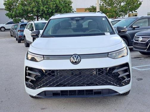 2025 Volkswagen Tiguan 2.0T SE R-Line Black