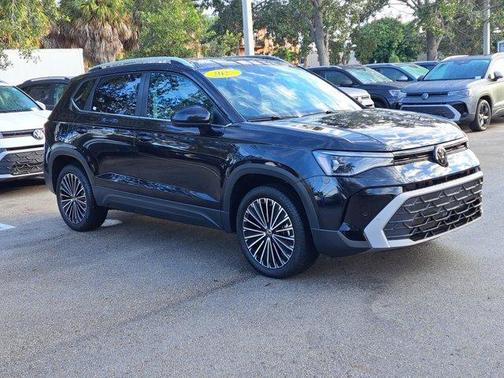 2025 Volkswagen Taos 1.5T SE