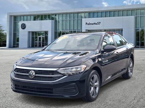 Deep Black Pearl Effect 2023 Volkswagen Jetta 1.5T SE