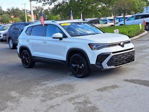 2025 Volkswagen Taos 1.5T SE