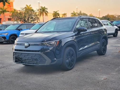 2025 Volkswagen Taos 1.5T SE Black