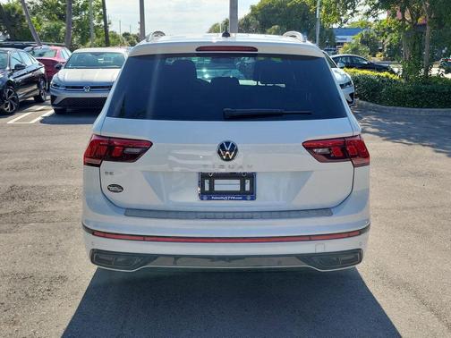 Opal White Pearl Effect 2024 Volkswagen Tiguan 2.0T SE R-Line Black