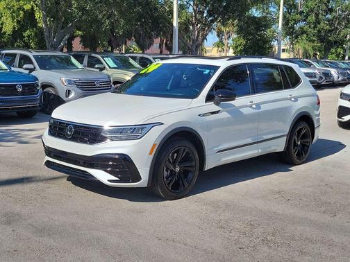 Opal White Pearl Effect 2024 Volkswagen Tiguan 2.0T SE R-Line Black