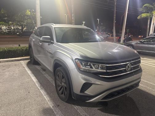 2022 Volkswagen Atlas Cross Sport 2.0T SE w/Technology