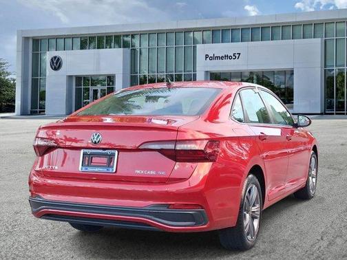 Kings Red 2023 Volkswagen Jetta 1.5T SE