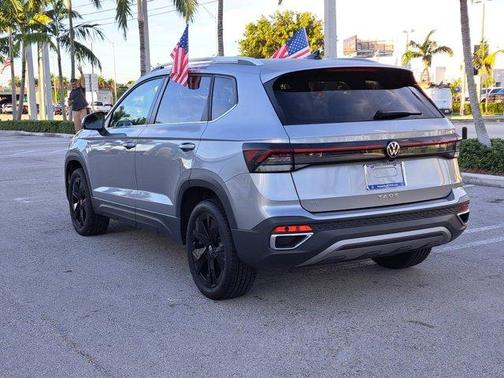 2025 Volkswagen Taos 1.5T SE