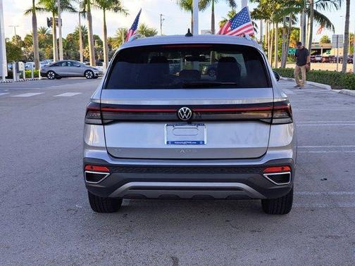 2025 Volkswagen Taos 1.5T SE