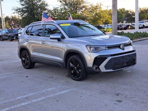 2025 Volkswagen Taos 1.5T SE